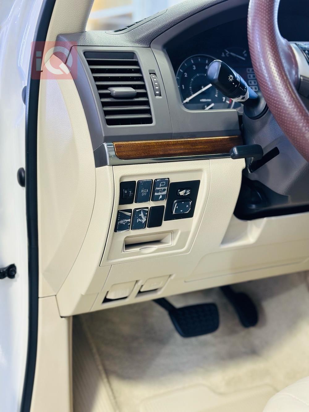 تۆیۆتا لاند کروزەر